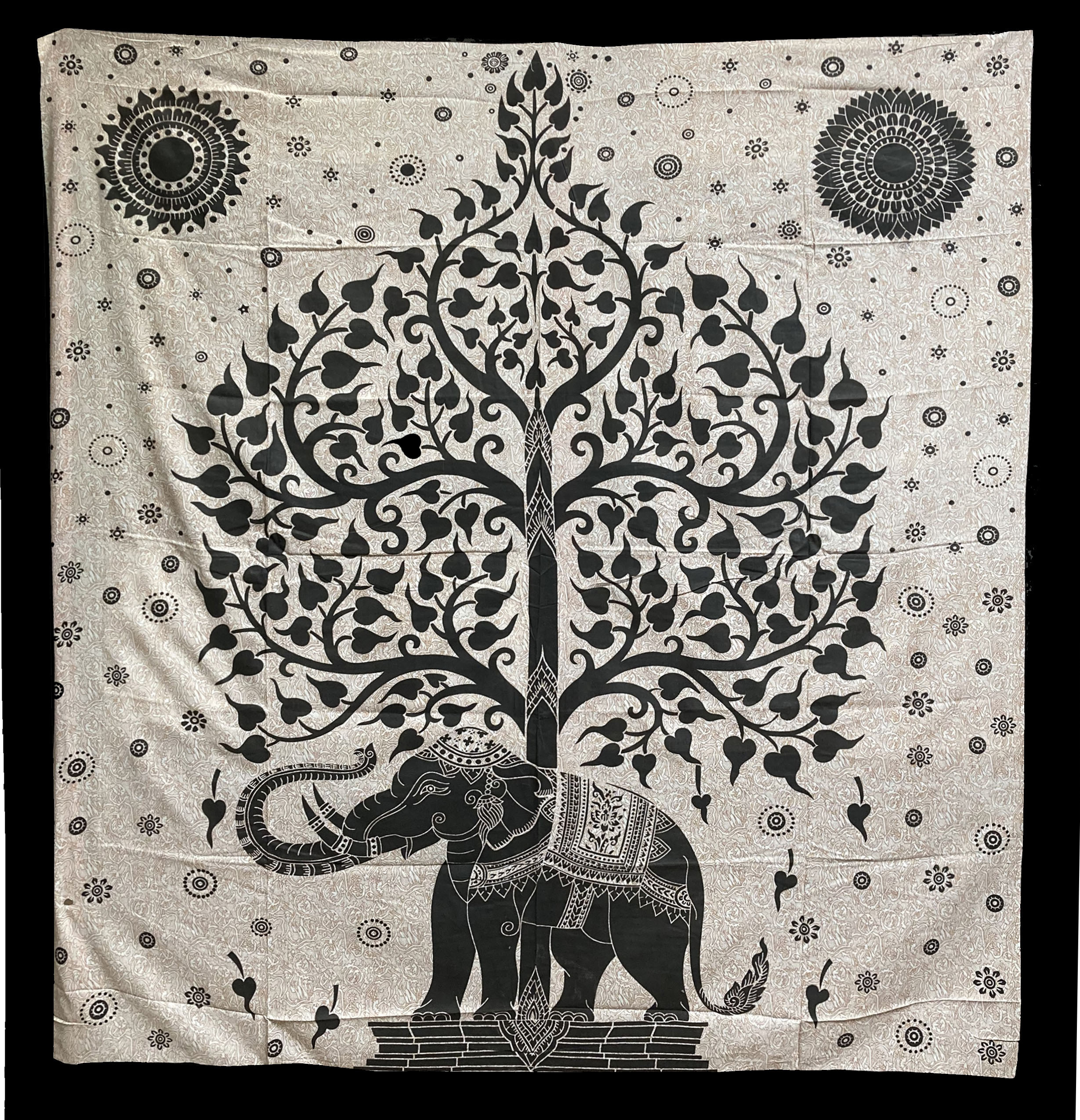 Czarno-beżowy gobelin Drzewo życia i słoń