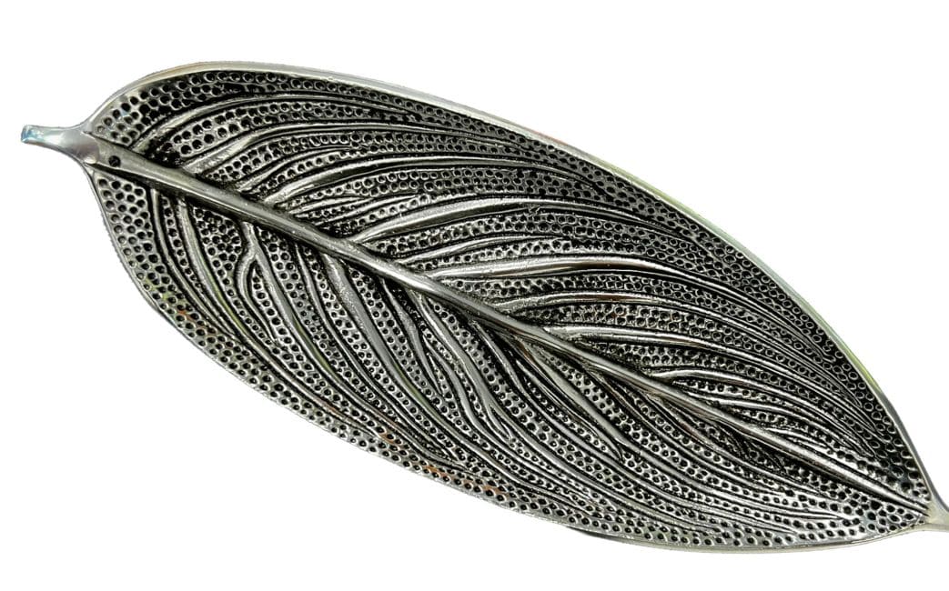 kadzidło i Biały metalowy stojak na kadzidełka Liść - 24x8cm