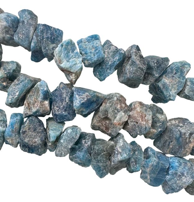 Niebieskie kamienie apatytu szorstkie 13-20mm na drucie 40cm