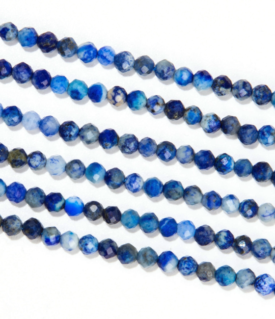 Fasetowany lapis lazuli Koraliki o średnicy 3 mm na drucie o długości 40 cm