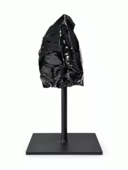 Surowy Rodonit A na Czarnym Metalowym Stojaku 17-20 cm 700-1200 g