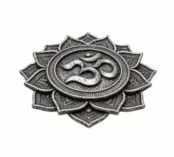 Okrągły Kadzielniczka Om Lotus w Kolorze Srebrnym z Żywicy 10 cm