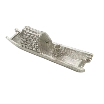 Metalowy stojak na kadzidełko w kształcie łódki srebrny 9.5 cm