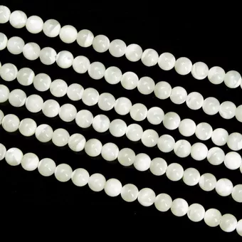 Masa perłowa z koralikami o średnicy 6 mm na drucie o długości 40 cm