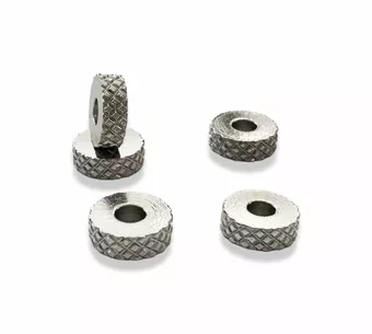 Koraliki dystansowe Rondelle ze stali nierdzewnej w kolorze srebrnym 6 mm x 50