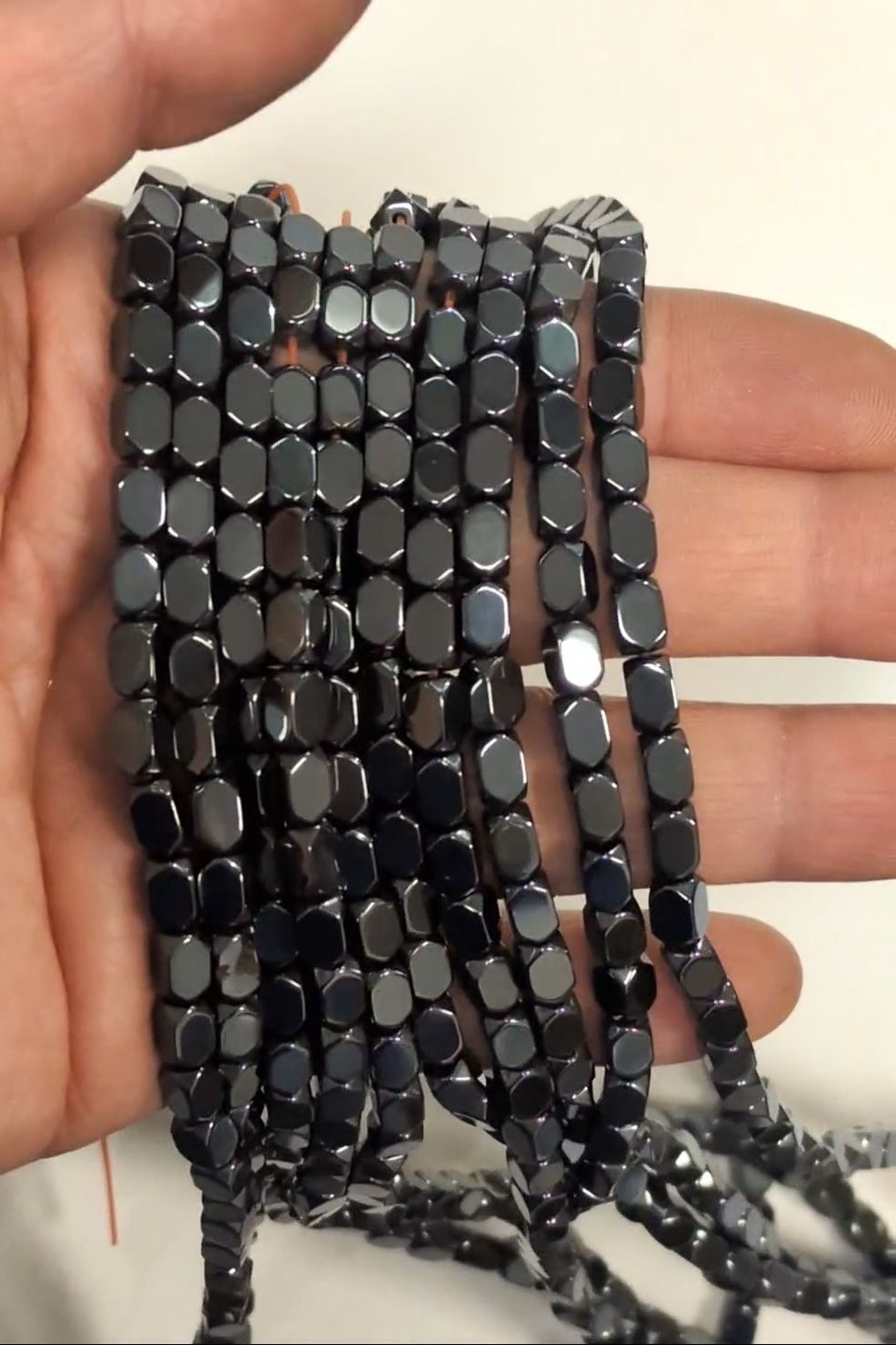 Zaokrąglone, prostokątne koraliki dystansowe z hematytu – 3,7×5,5 mm