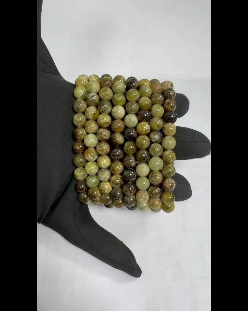 Bransoletka Grossular z zielonymi granatami A koraliki 8mm