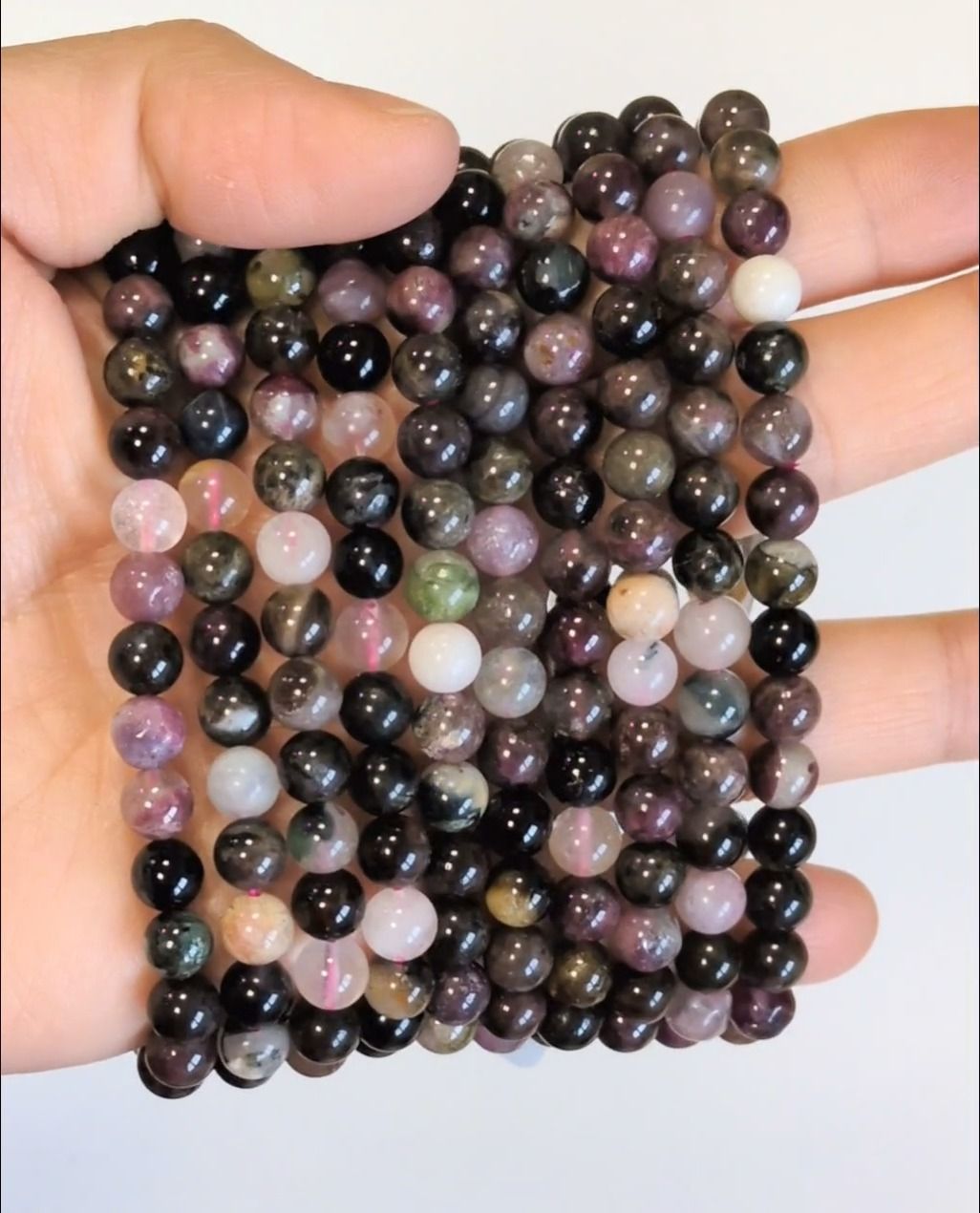 Bransoletka z wielobarwnego turmalinu z koralikami o średnicy 6mm