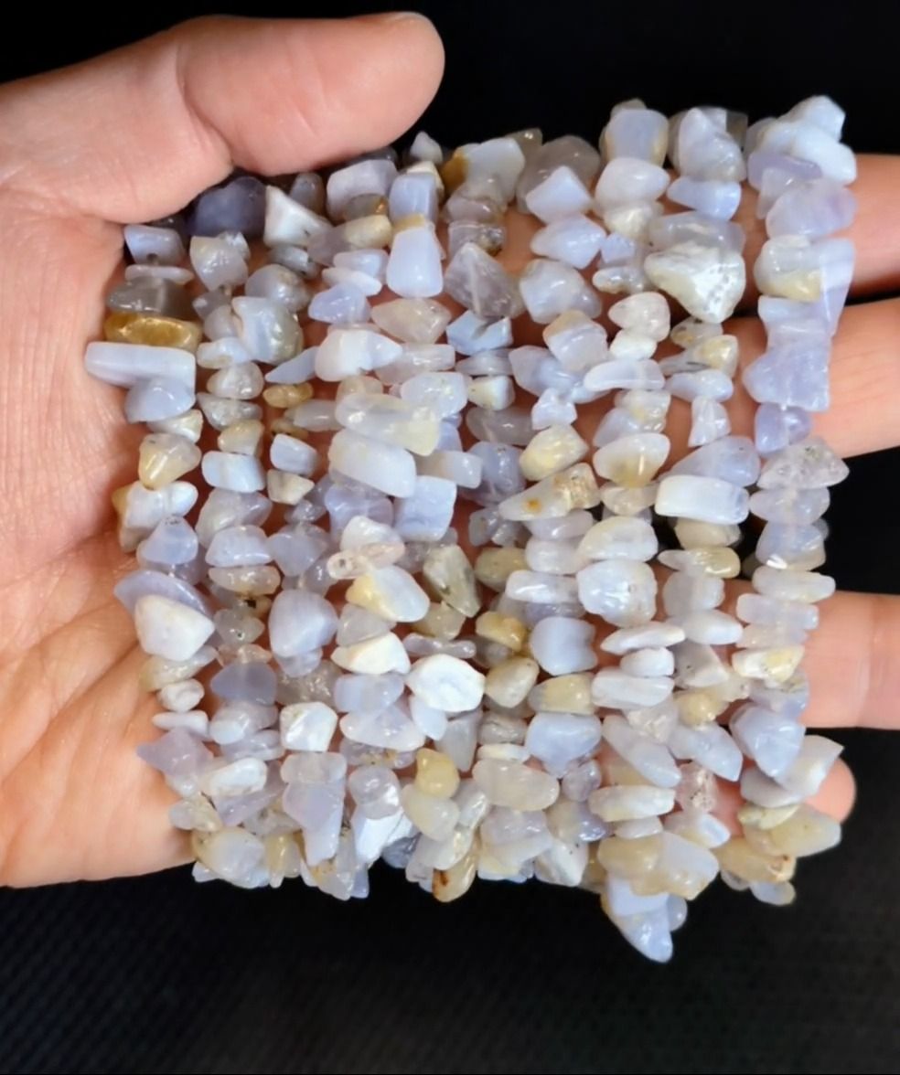 Bransoletka Niebieskie Chalcedonowe chipsy 5-8mm 18cm