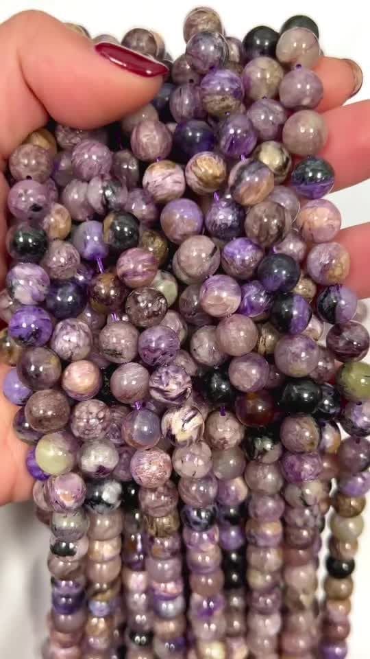 Koraliki Charoite A o średnicy 8-9mm na drucie 40cm