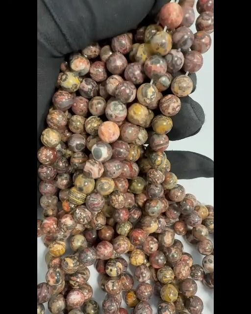 Koraliki z jaspisu lamparta o średnicy 8mm na drucie 40cm