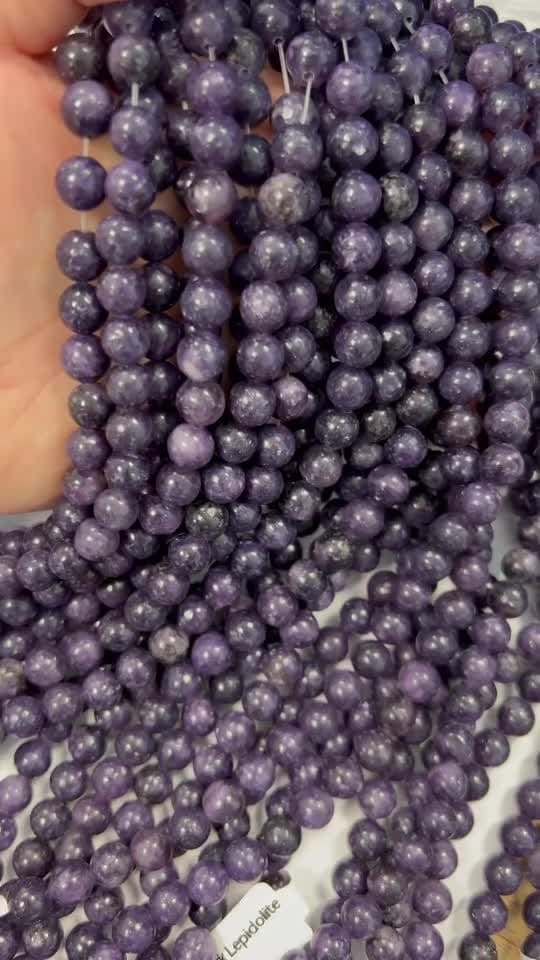 Koraliki Dark Lepidolite A o średnicy 8mm na drucie 40cm