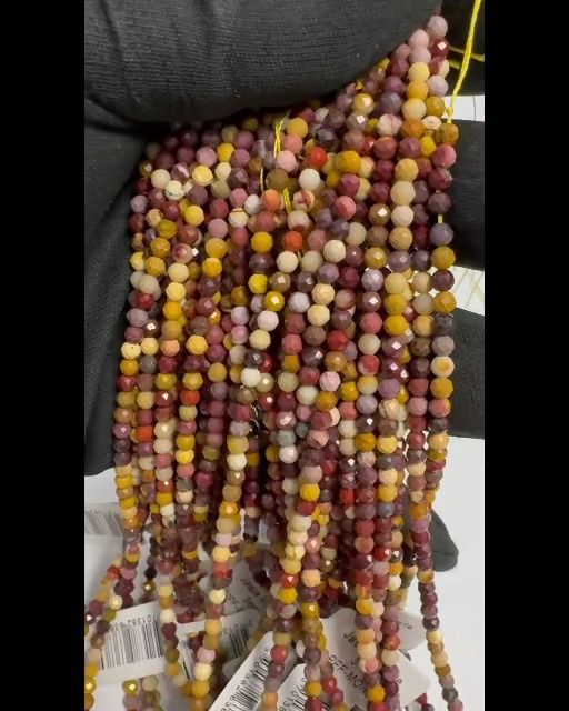 Fasetowane koraliki Mokaite AA 3mm na drucie 40cm