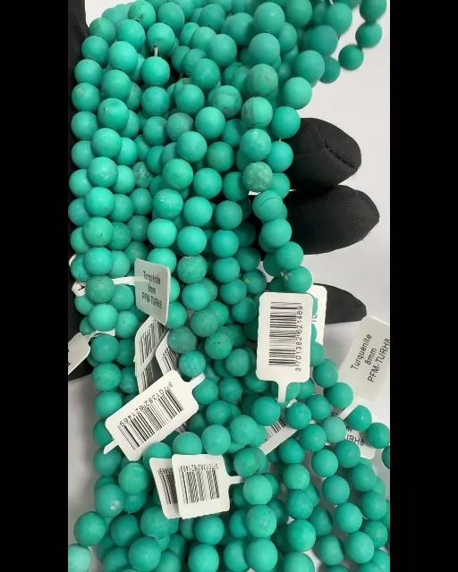 Turquénite Howlite naturalnie przyciemniany matowe koraliki 8mm na drucie 40cm